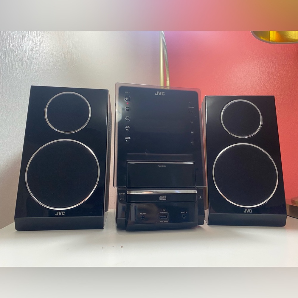 JVC Speaker System w/ AM/FM Radio